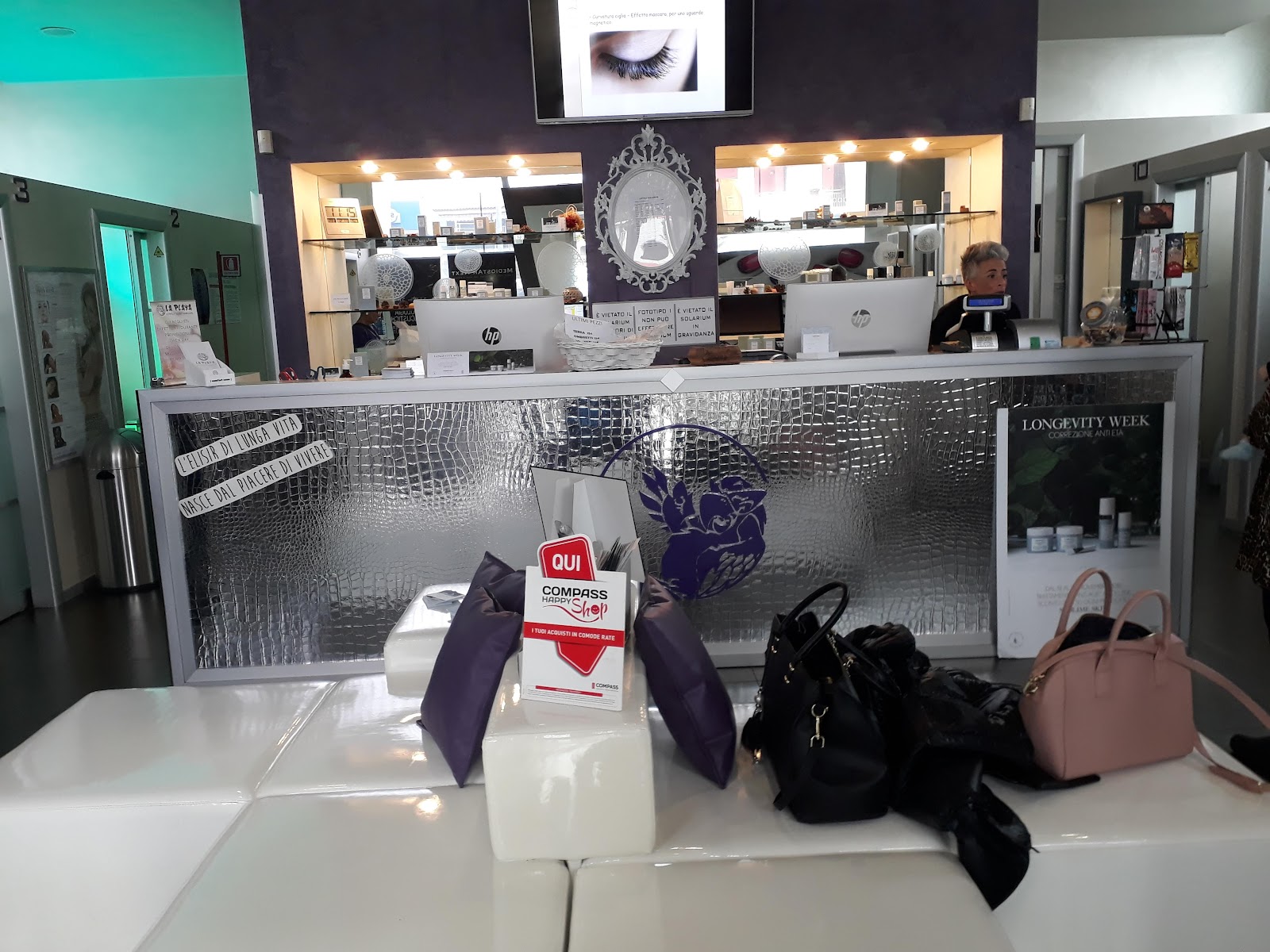 Interno del centro La Playa